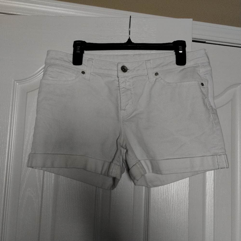 JCPenney Women's White Denim Shorts Size 12
